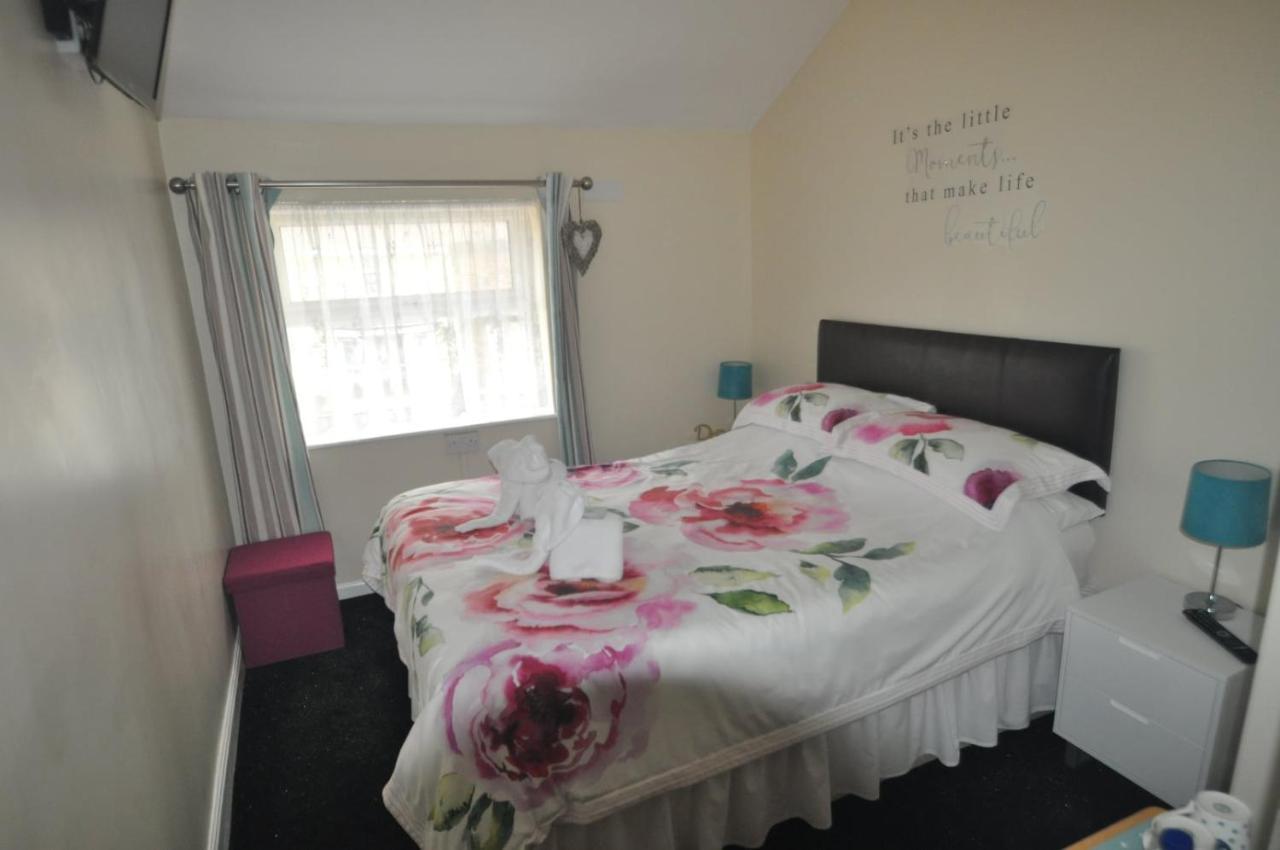 Devon Guest House Blackpool Exterior photo